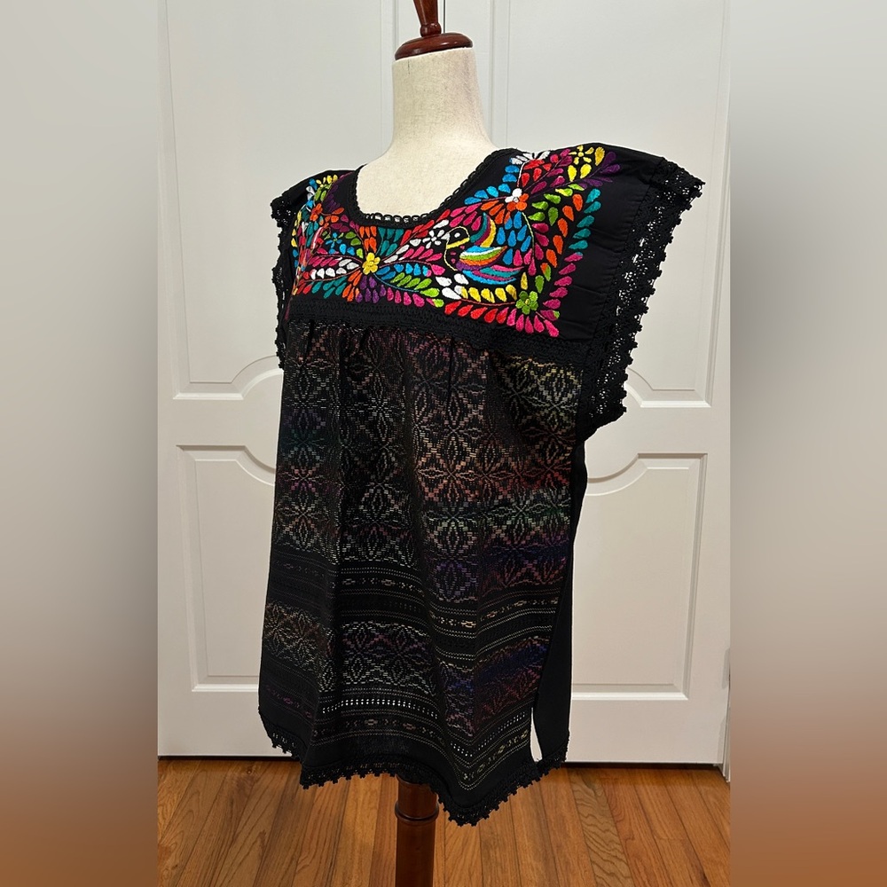 Paloma Embroidered Mexican Blous, Hand Loom. - Picture 7 of 8